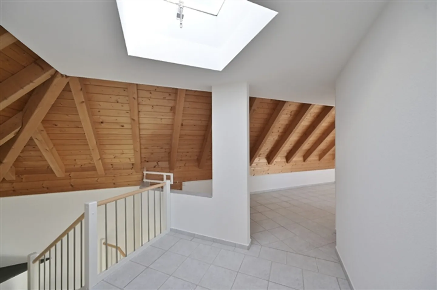 "AU-DESSUS DES TOITS DE LIESTAL - VIVRE COMME DANS UNE MAISON INDIVIDUELLE" - Photo 12 sur 16