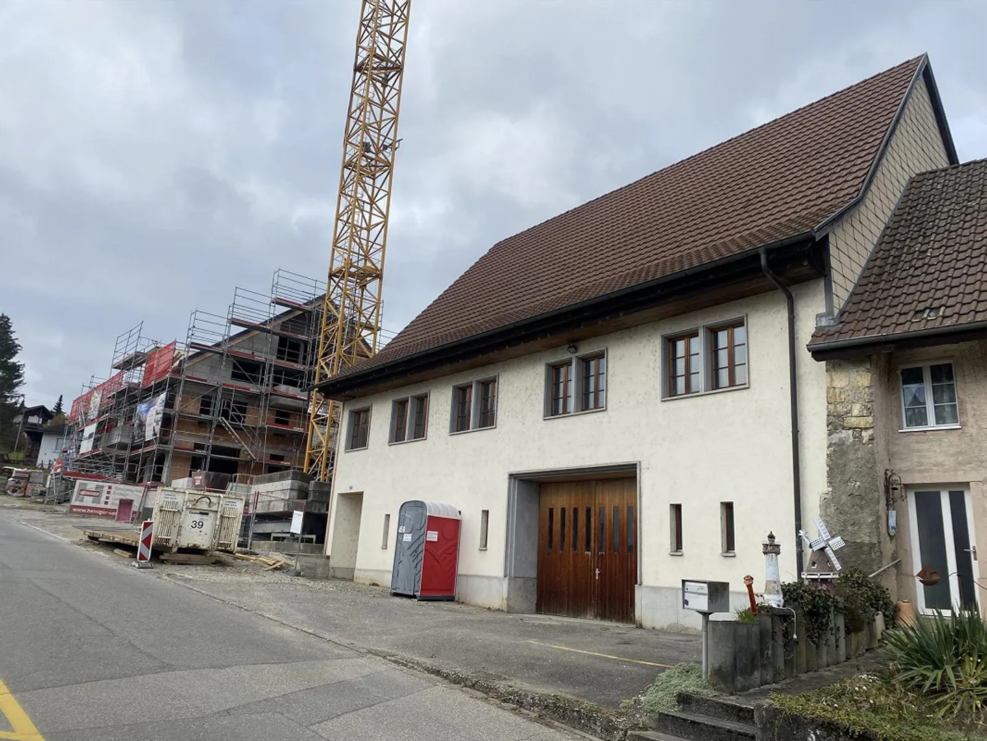 Grosszügige 5 1/2-Zimmer-Wohnung 142m2, mit grosser Terrasse - Foto 1 von 16