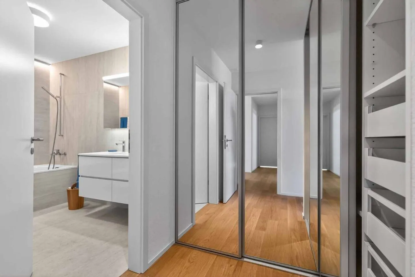 Modernes Apartment mit Seeblick - Foto 8 von 11