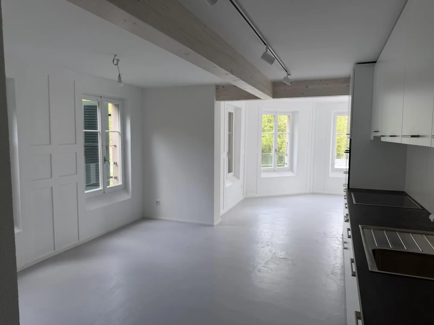 Charmanter 3.5-Zimmer-Wohnung nur zwei Schritte vom See entfernt - Photo 2 sur 9