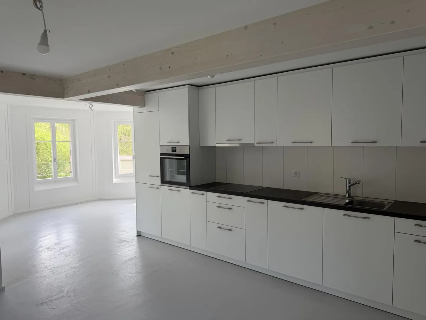 Charmanter 3.5-Zimmer-Wohnung nur zwei Schritte vom See entfernt - Photo 3 sur 9