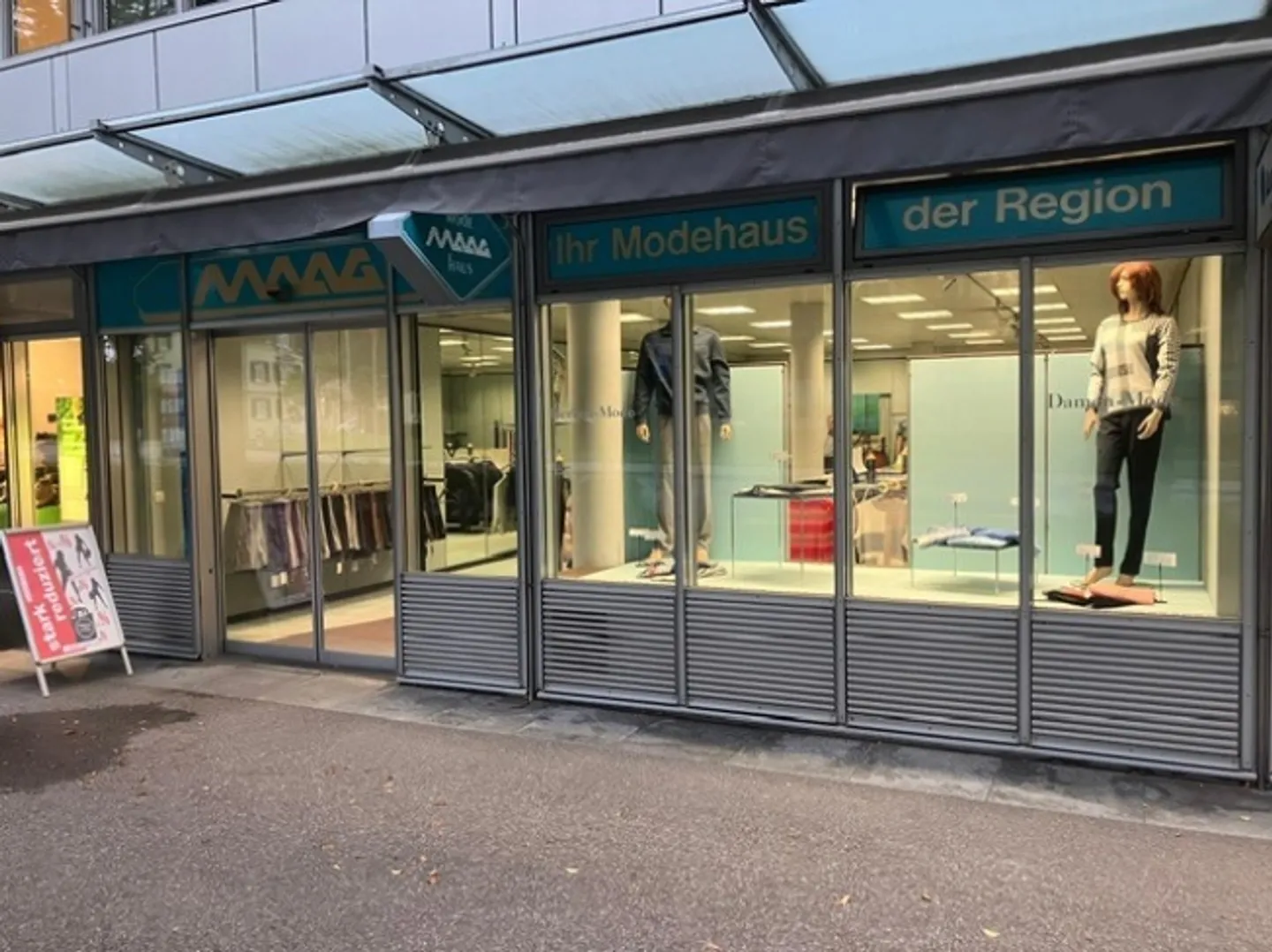Spazio commerciale in affitto nel cuore di Wetzikon – 121 m² al piano terra! - Foto 1 di 4