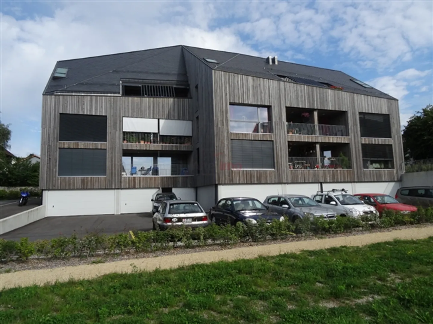 Appartement protégé de 2 pièces avec loggia à louer à Gollion - Photo 1 sur 3