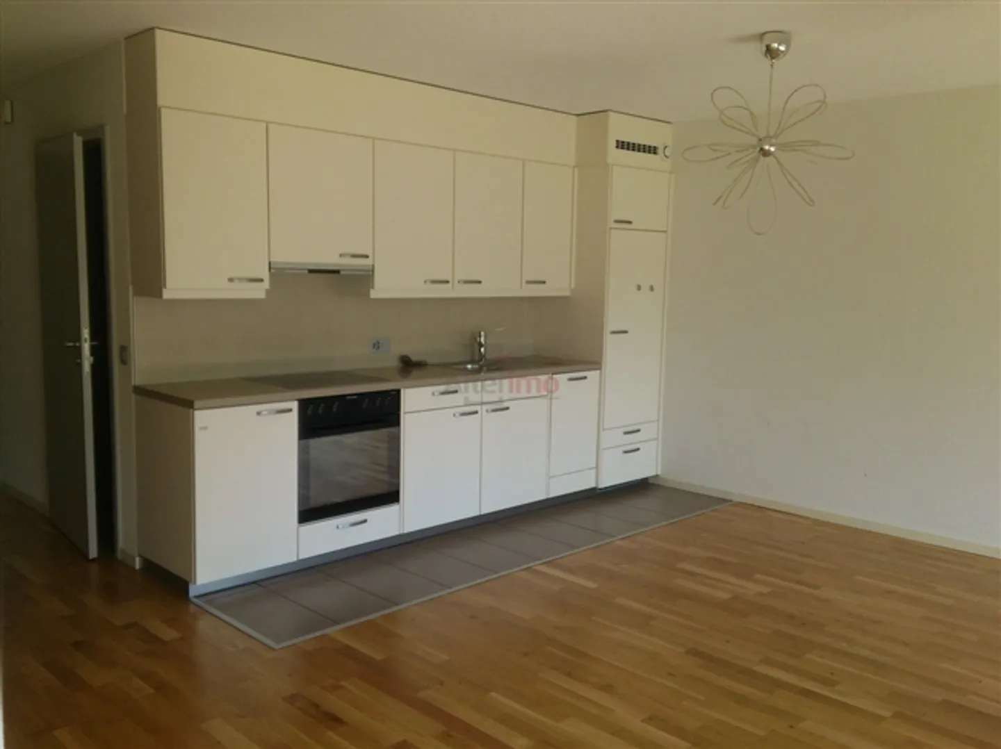 Appartement protégé de 2 pièces avec loggia à louer à Gollion - Photo 2 sur 3