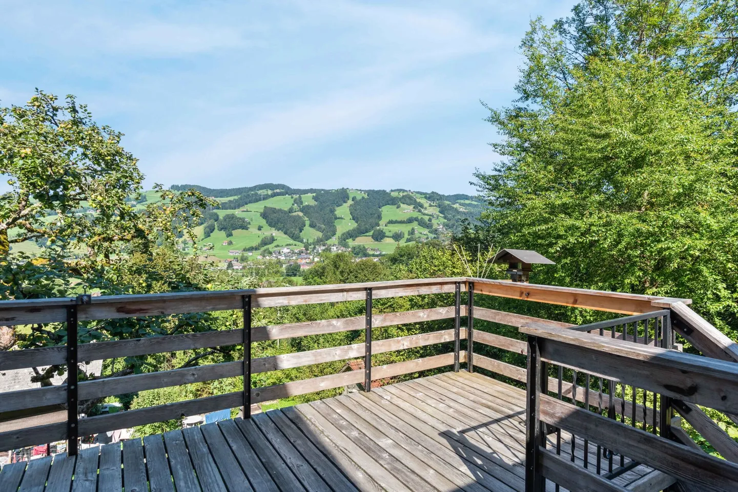 Maison individuelle idyllique avec vue sur la montagne à Wattwil - Photo 2 sur 14