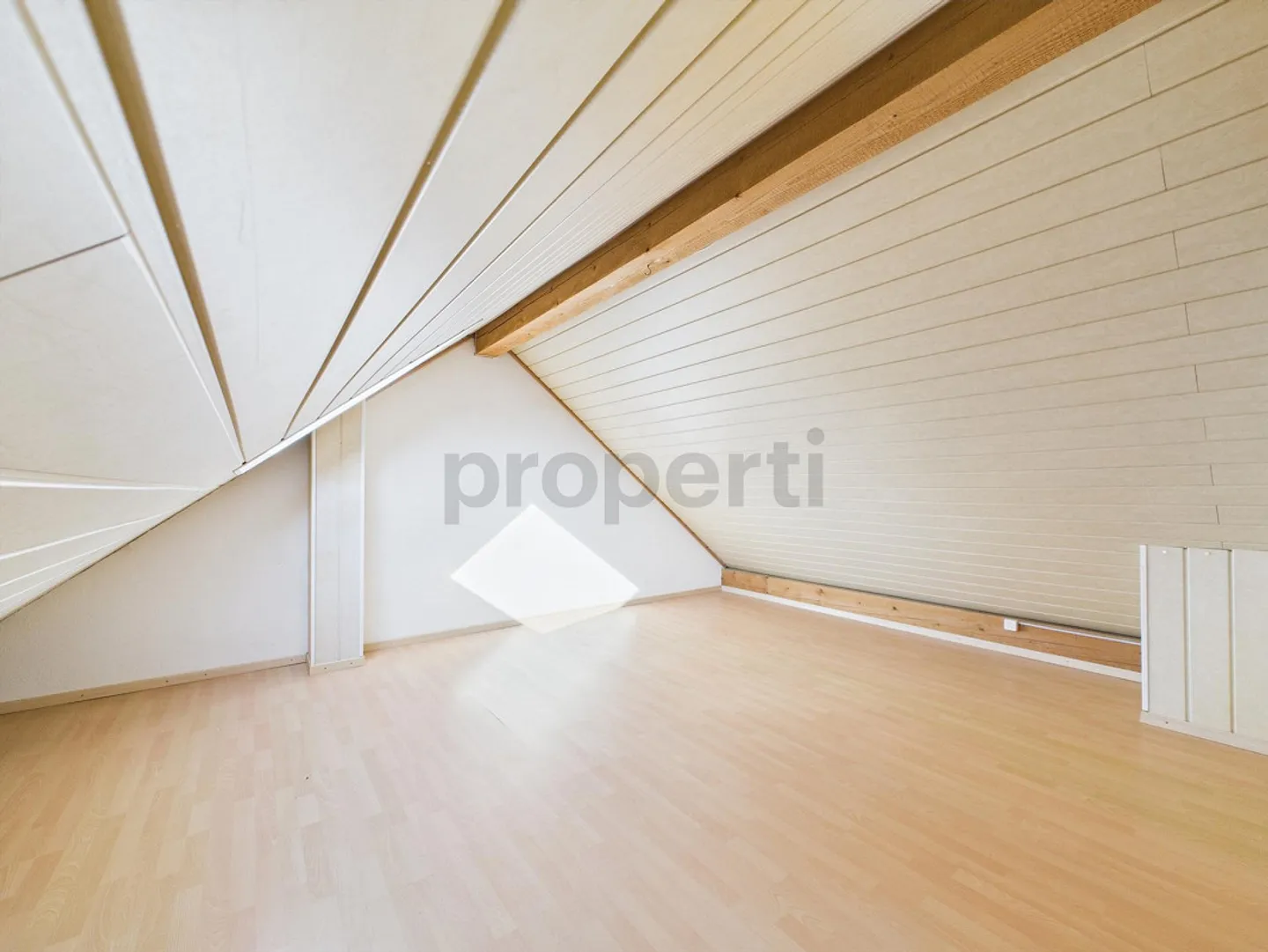 Maison jumelée rénovée de 5.5 pièces avec jardin, véranda et grand ... - Photo 8 sur 14