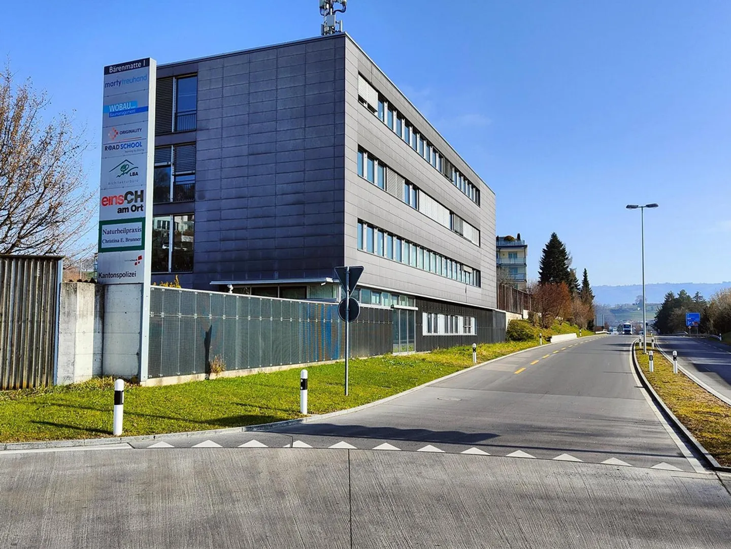 Pronto per essere abitato: ampio ufficio individuale in condivisione - Foto 1 di 5