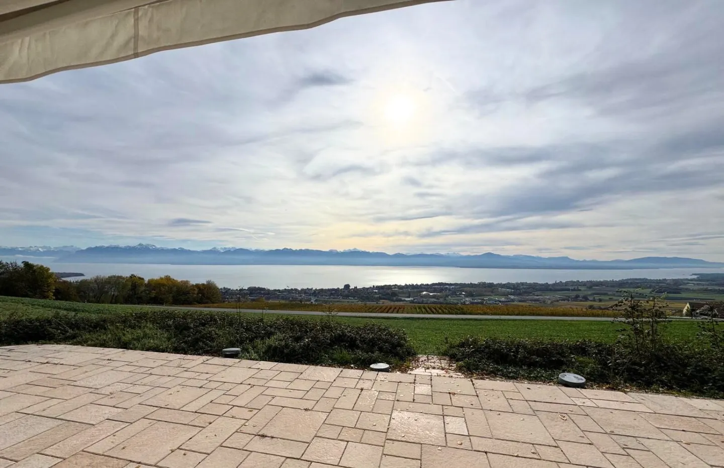 Villa avec vue sur le lac - Photo 1 sur 14