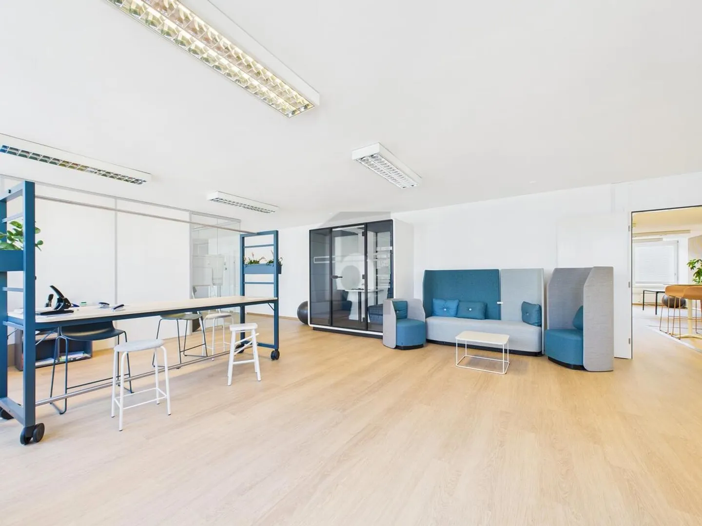 DYNAMIQUE, MODERNE & BIEN SITUÉE - Photo 2 sur 6