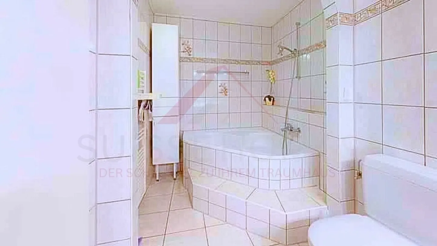 Spacious Maisonette Apartment on the 6th Floor with Unobstructed View - Photo 11 of 12