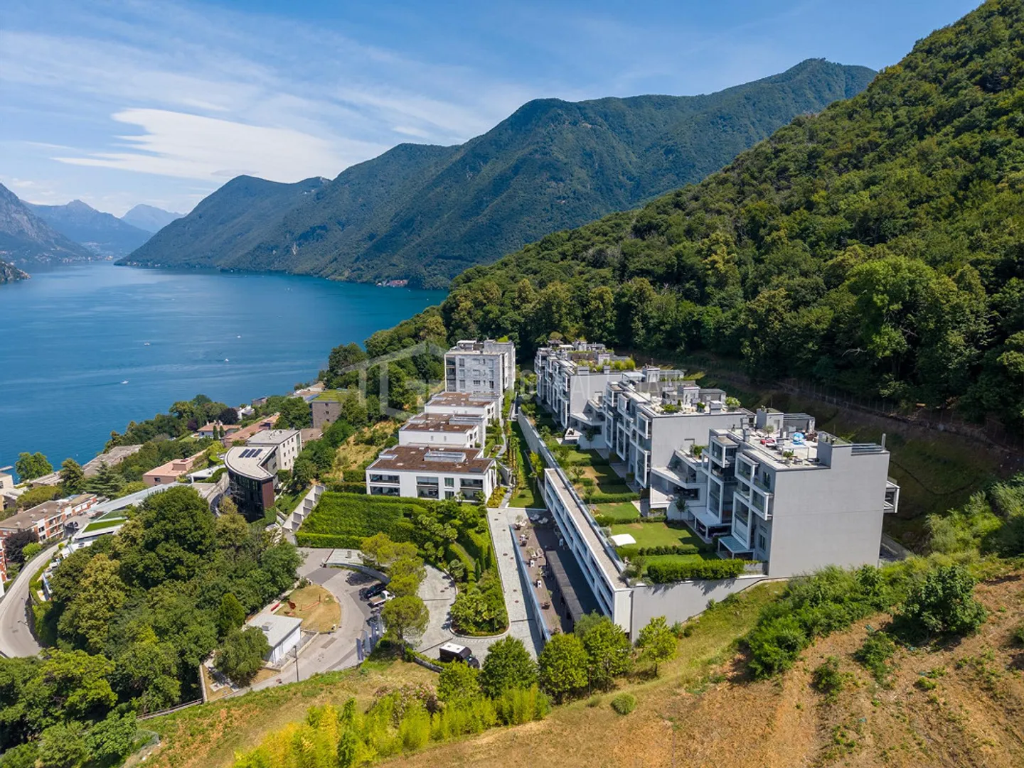 PRESTIGIOUS 4.5-ROOM APARTMENT WITH MAGNIFICENT LAKE VIEW - Photo 3 of 13