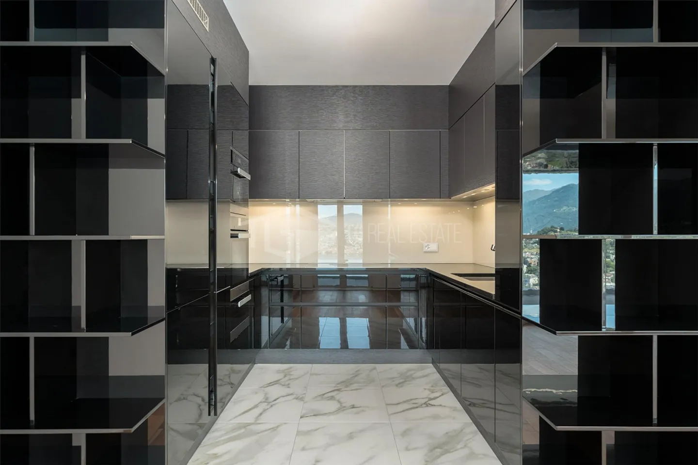 PRESTIGIOUS 4.5-ROOM APARTMENT WITH MAGNIFICENT LAKE VIEW - Photo 6 of 13