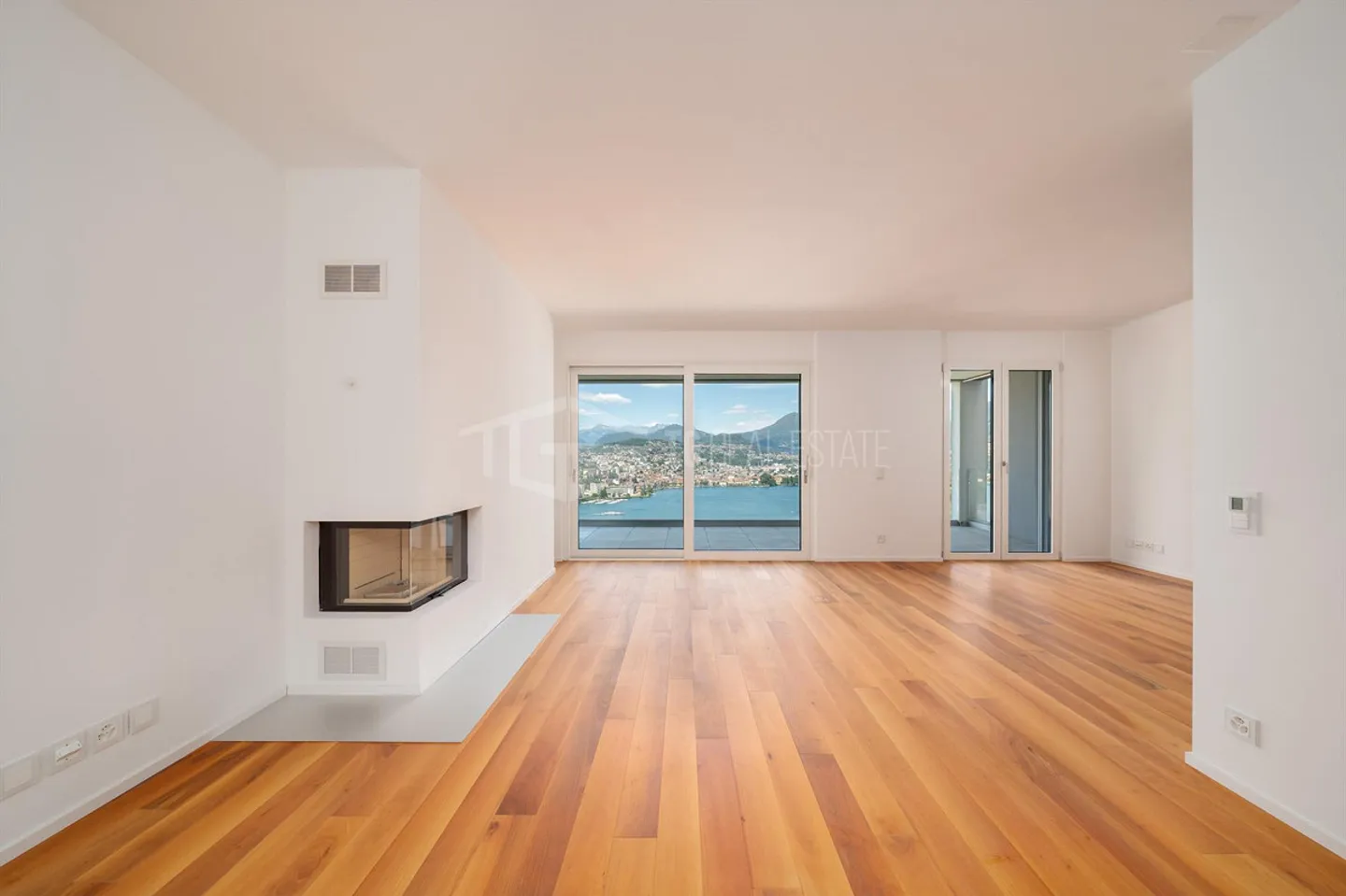 PRESTIGIOUS 4.5-ROOM APARTMENT WITH MAGNIFICENT LAKE VIEW - Photo 7 of 13