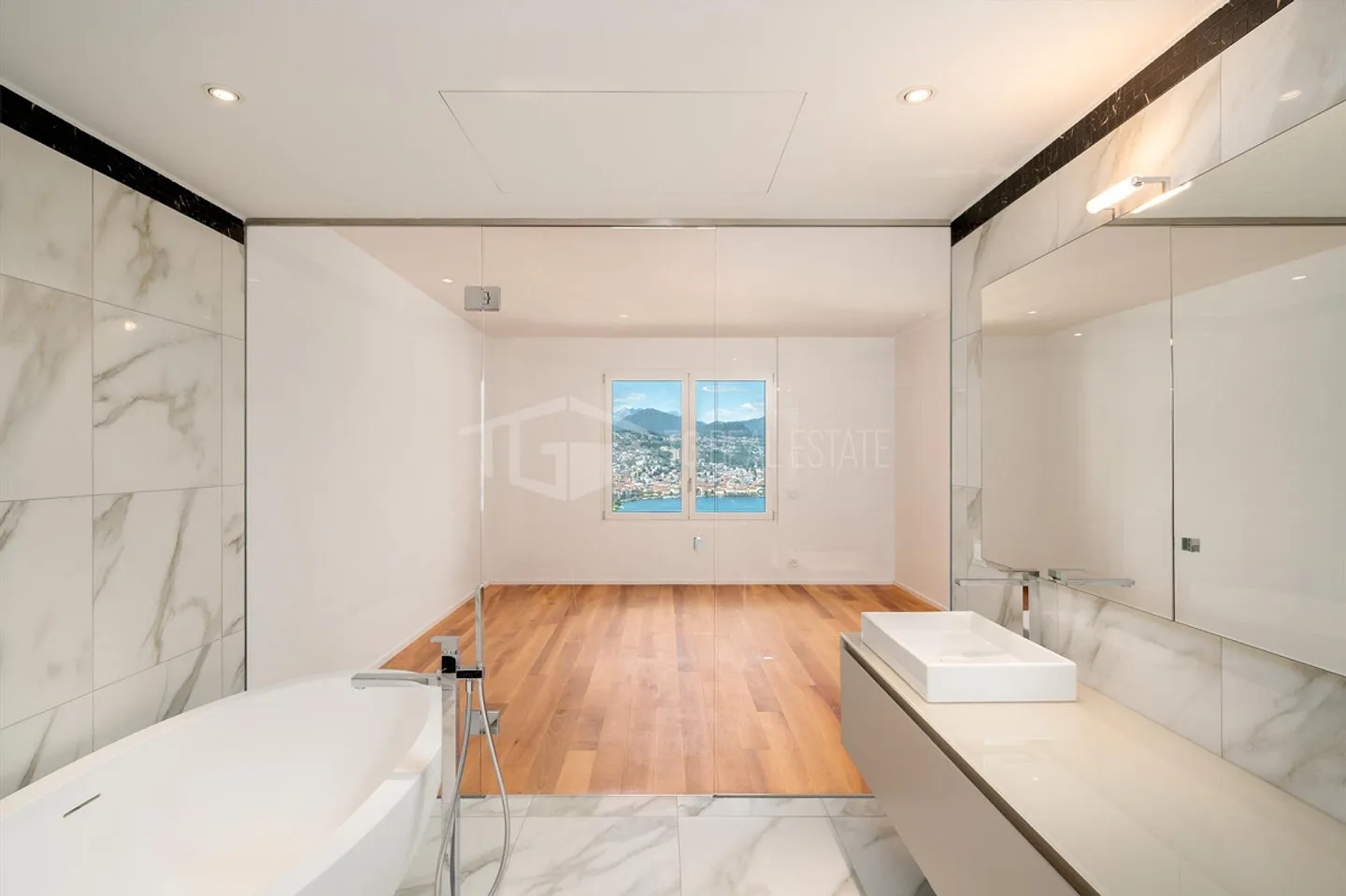 PRESTIGIOUS 4.5-ROOM APARTMENT WITH MAGNIFICENT LAKE VIEW - Photo 10 of 13