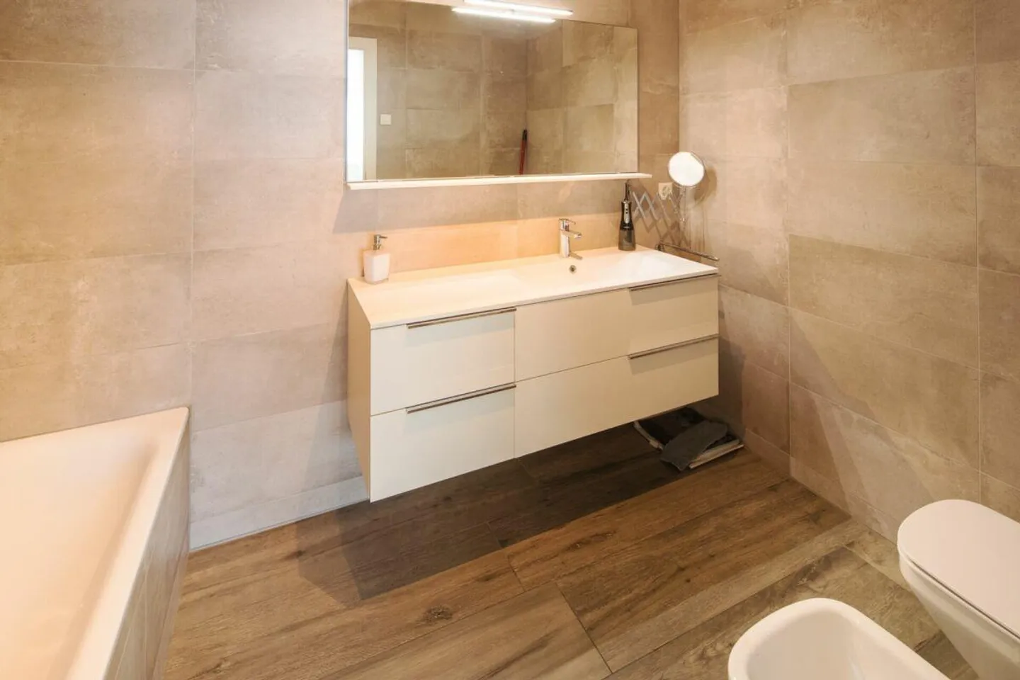 Exklusive 3,5 Zimmer mit geräumiger Terrasse Locarno - Foto 4 von 7