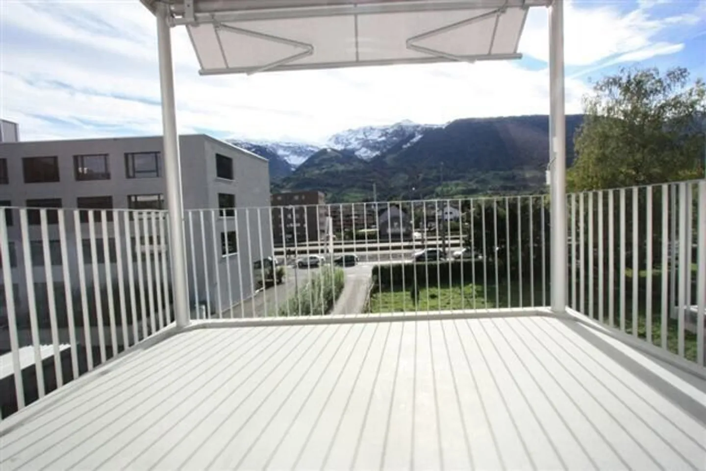 Traumhafte Wohnung mit toller Terrasse und Aussicht!! - Photo 6 of 9
