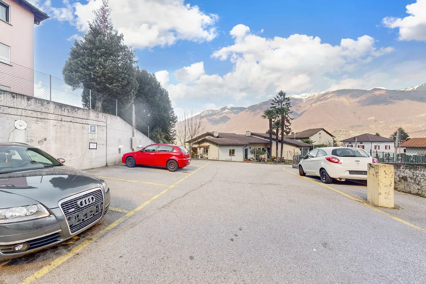 Outdoor Parking in Cadenazzo - Photo 1 of 1