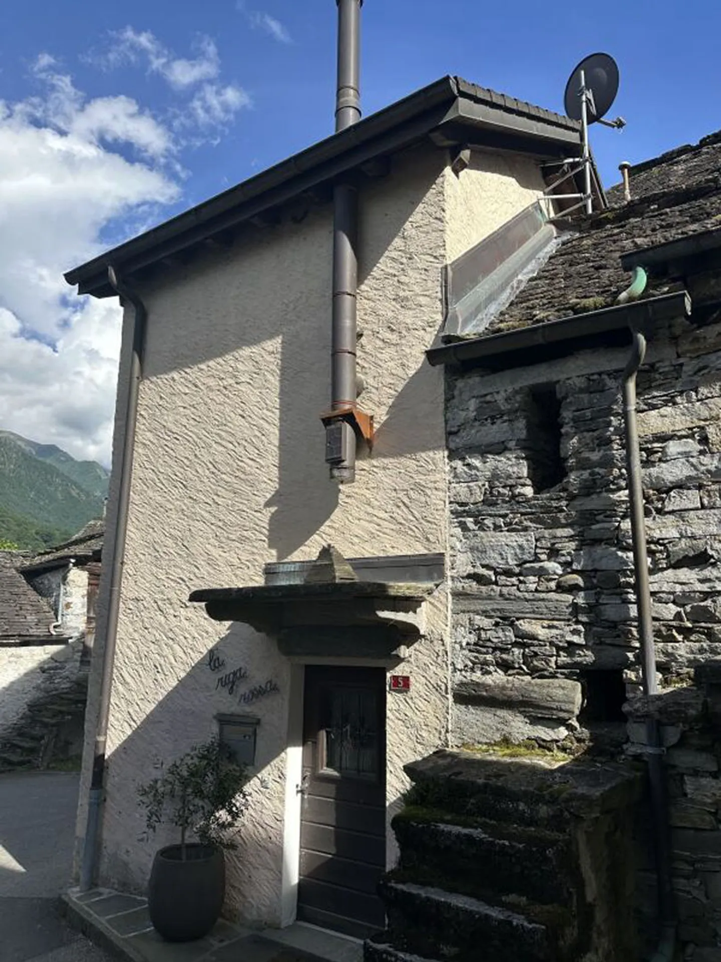 Authentic Ticino Rustico from 1800 - A True Gem in Moghegno - Photo 6 of 13