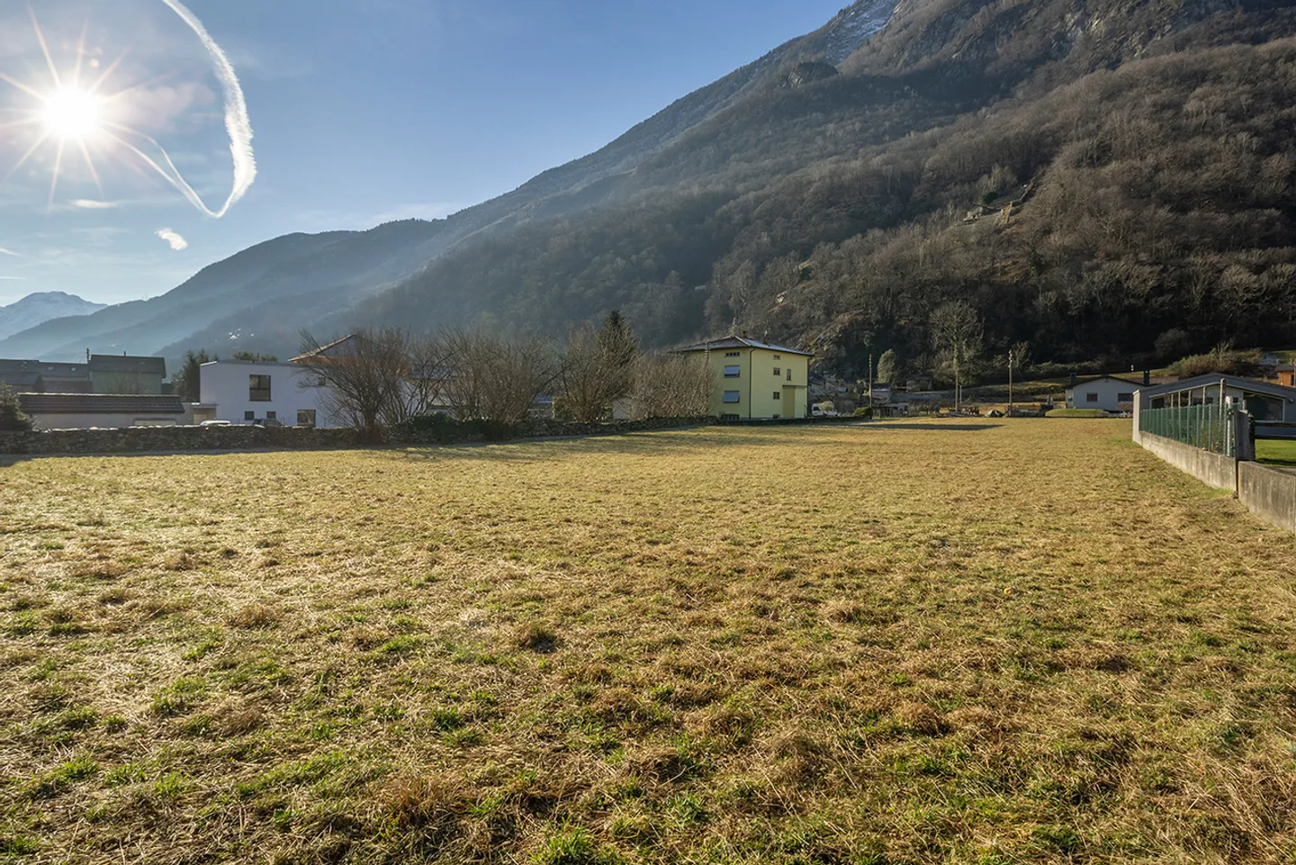 Terrain à bâtir avec un grand potentiel ! - Photo 2 sur 8