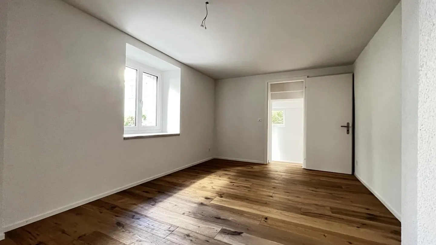 Appartement 2.5 pièces presque neuf dans un emplacement central - Photo 4 sur 7