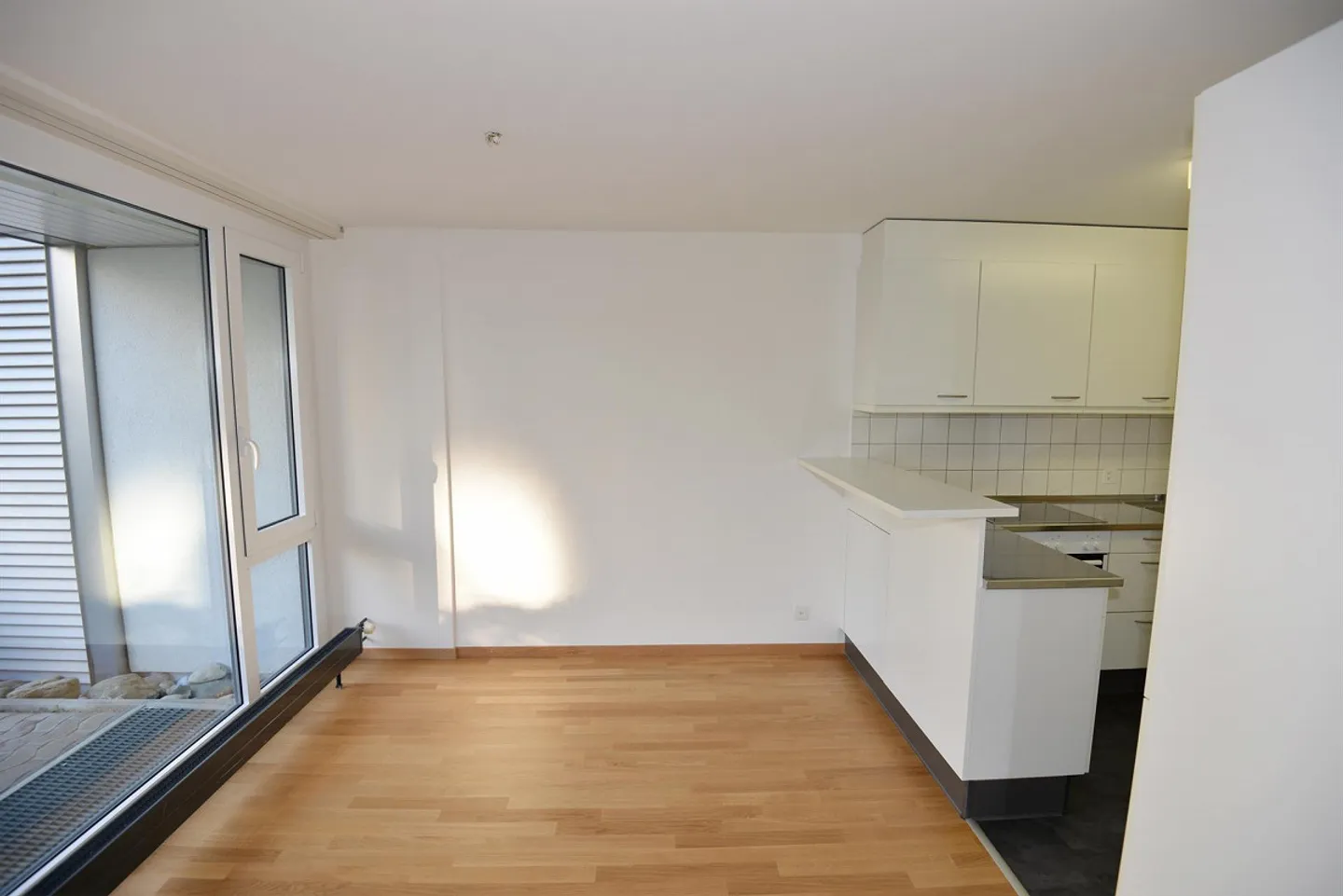 Your new home with large garden seating area - Photo 4 of 10