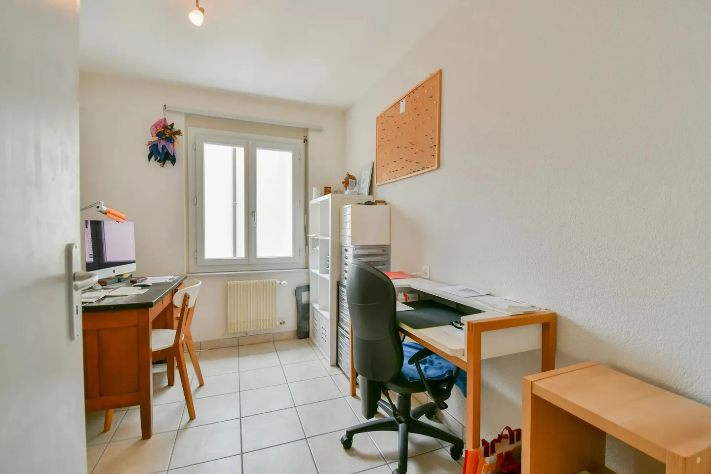 Spacious 5-Room Apartment - Photo 8 of 9