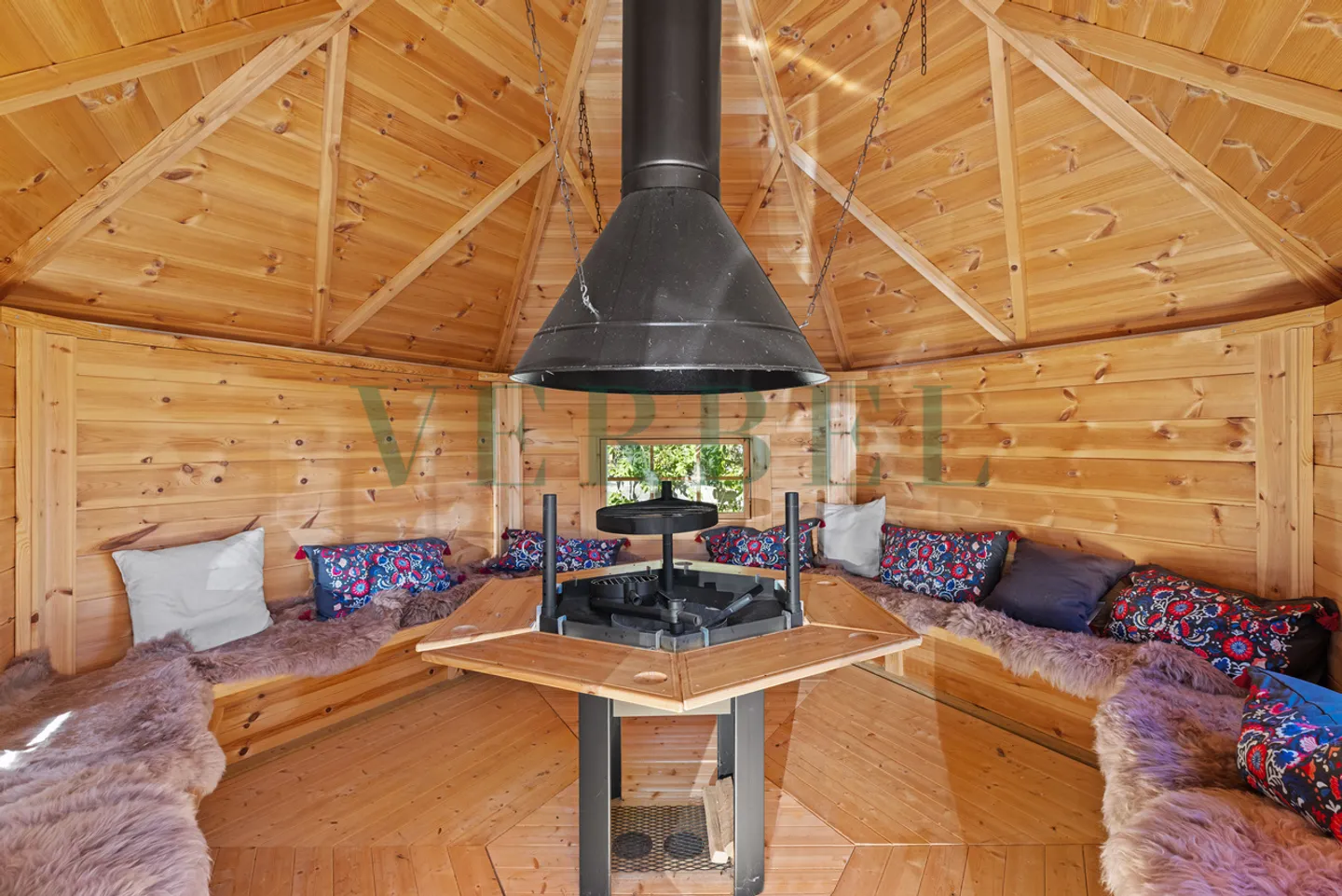 Villa-chalet: un'eccezionale cornice tra lago e montagne - Foto 10 di 10