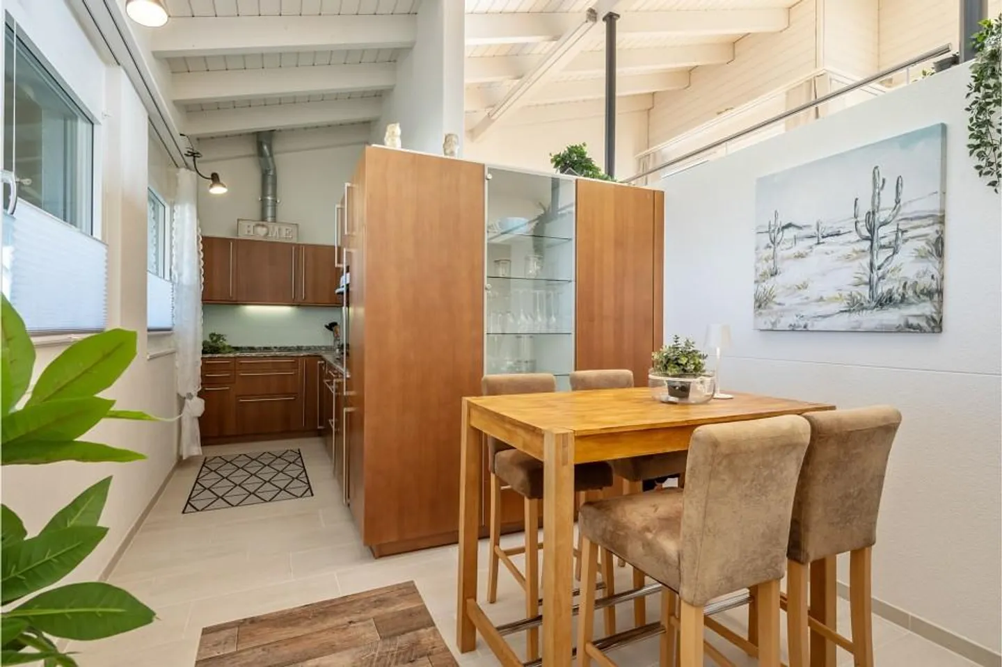 Dreamlike 4.5-room maisonette apartment with terrace, mountain view - Photo 2 of 6