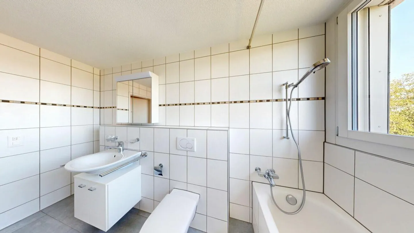 Moderne 3.5-Zimmer-Dachwohnung mit hohem Ausbaustandard - Foto 12 von 15