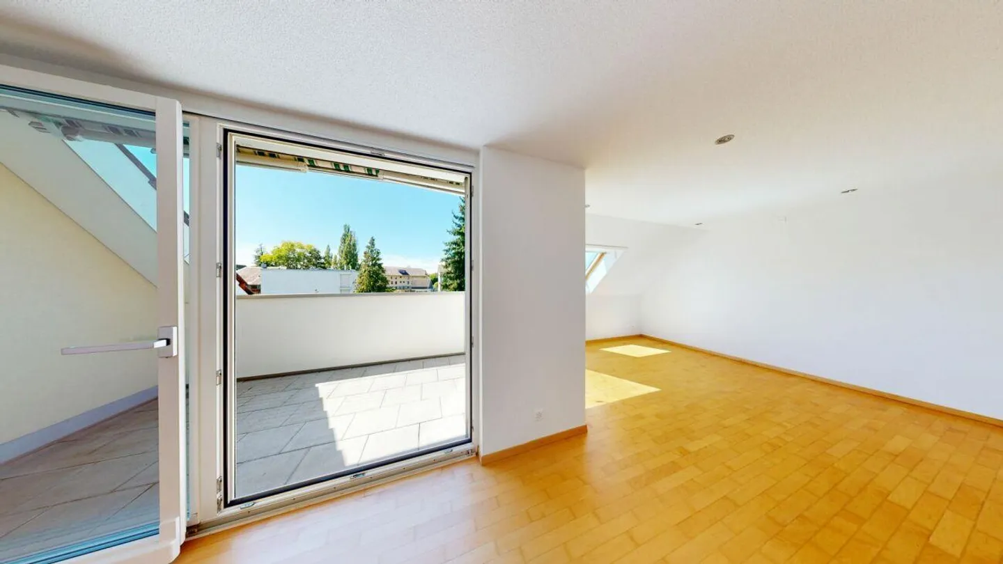 Moderne 3.5-Zimmer-Dachwohnung mit hohem Ausbaustandard - Foto 14 von 15