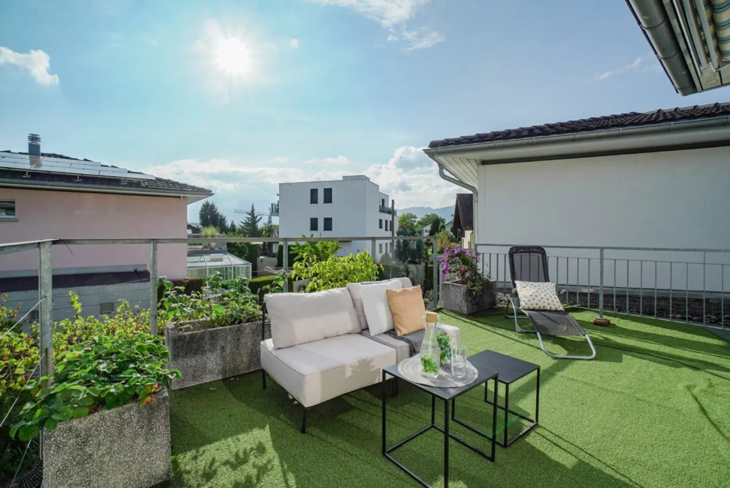 ATTRAKTIVES EINFAMILIENHAUS AM WASSER - Foto 1 von 7