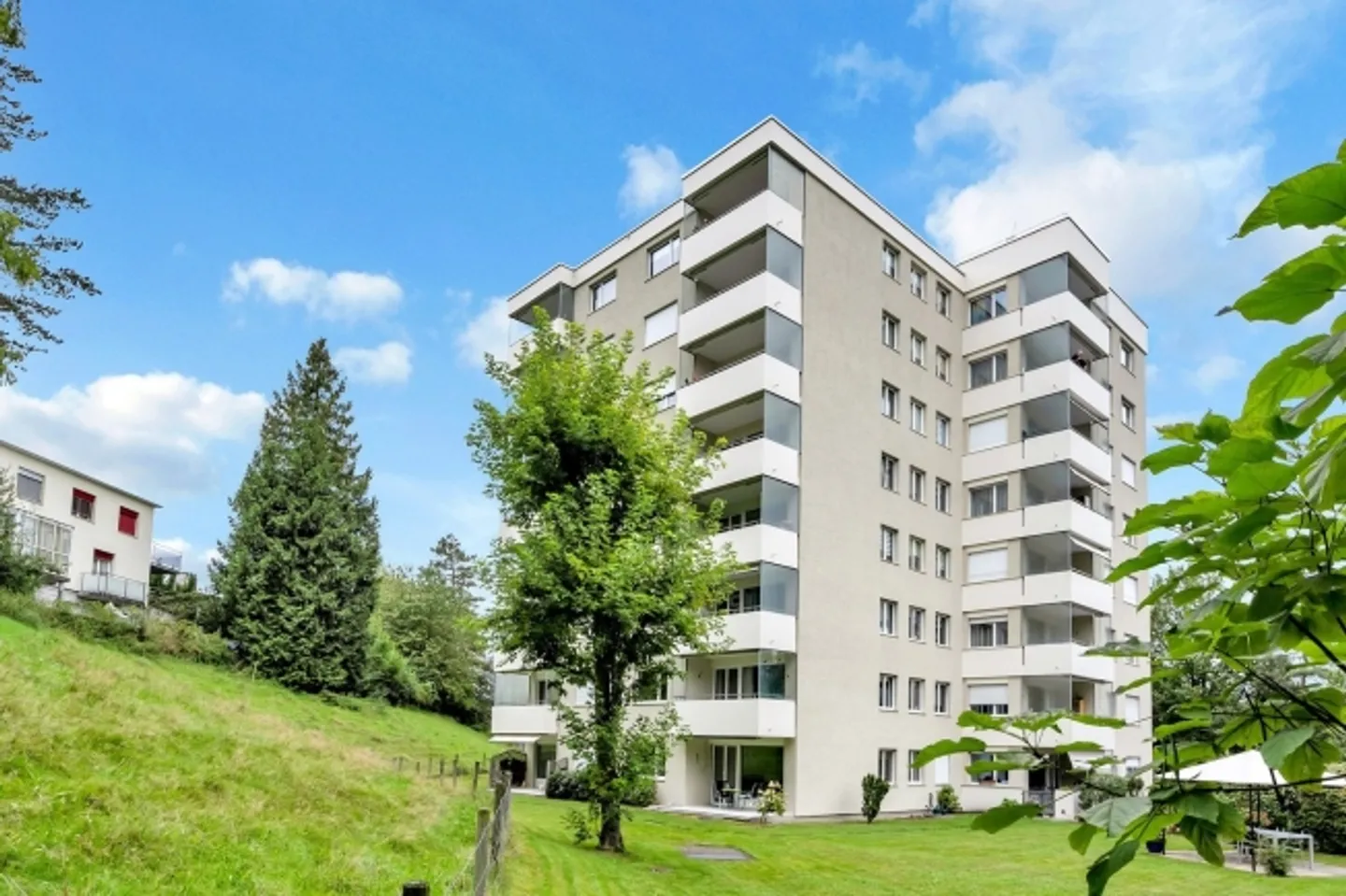 Nella valle di Köniz: La tua nuova casa moderna! - Foto 1 di 11
