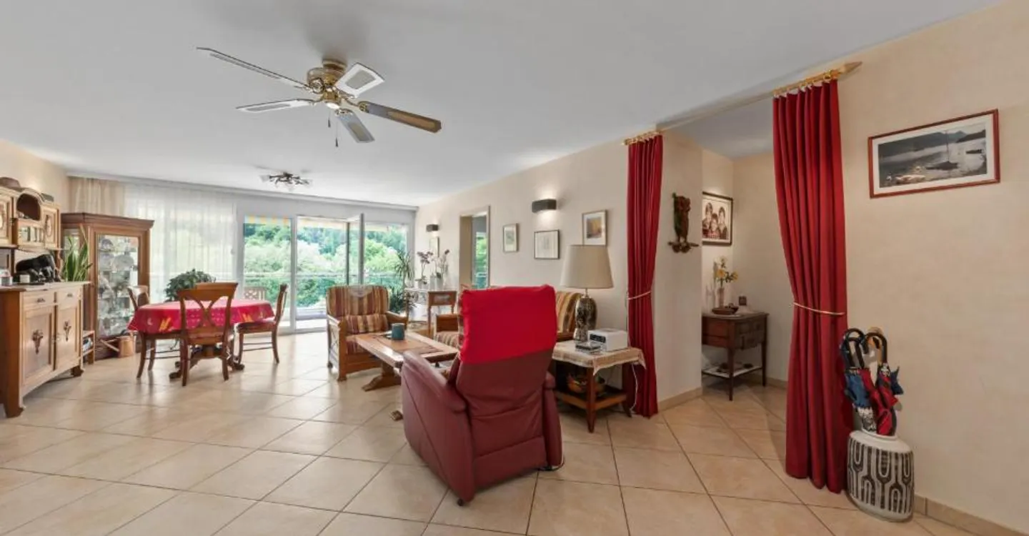 Beautiful 3.5-room apartment in a quiet area - Photo 2 of 10