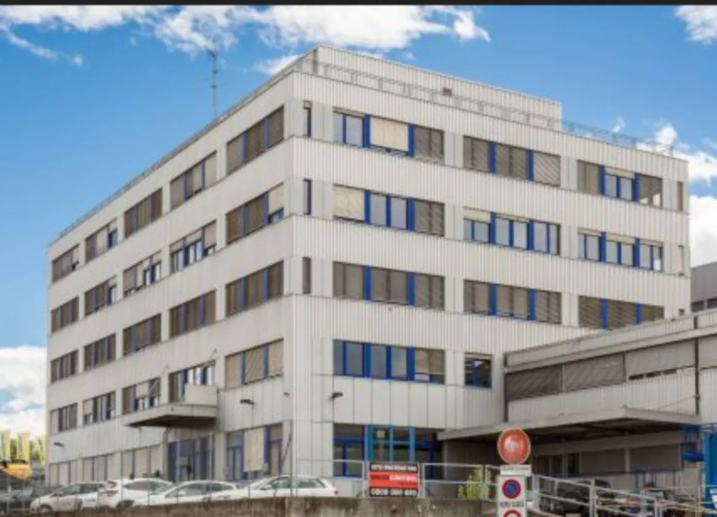 Gewerbefläche in Meyrin - Foto 1 von 7