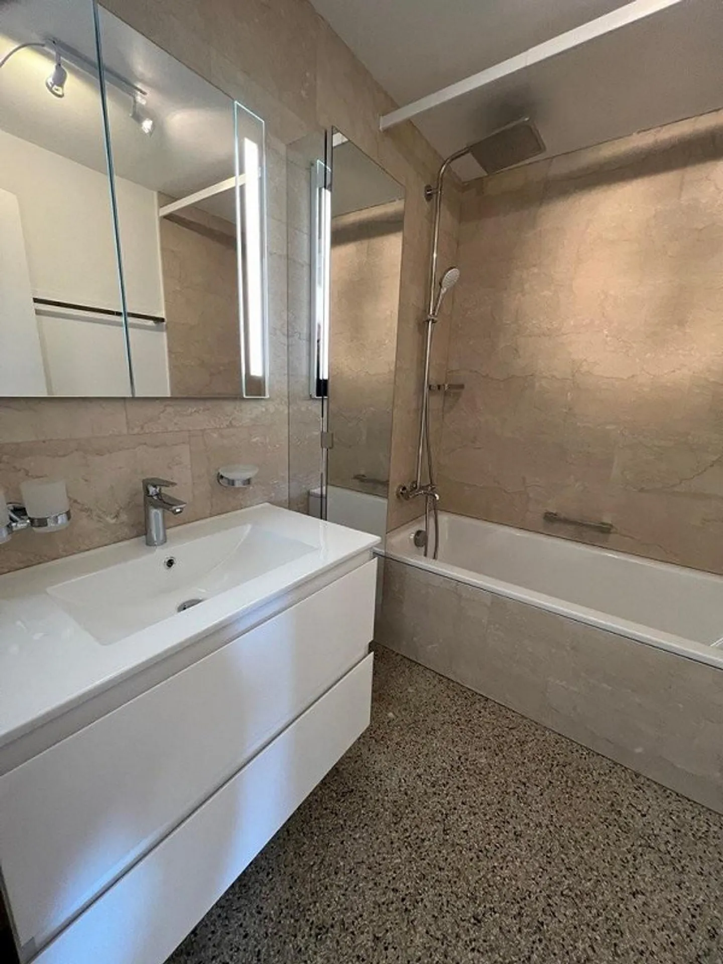 Belle vue sur le Wohlensee - Photo 6 sur 11