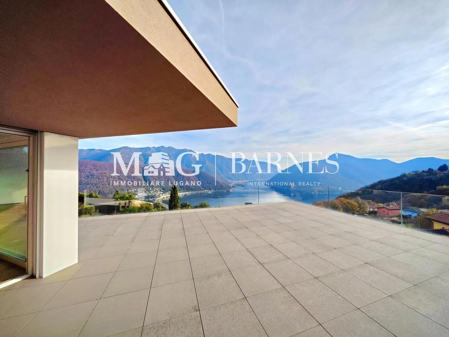 Lugano, Carona : Attique 5.5 pièces avec vue sur le lac et grande terrasse - Photo 8 sur 13