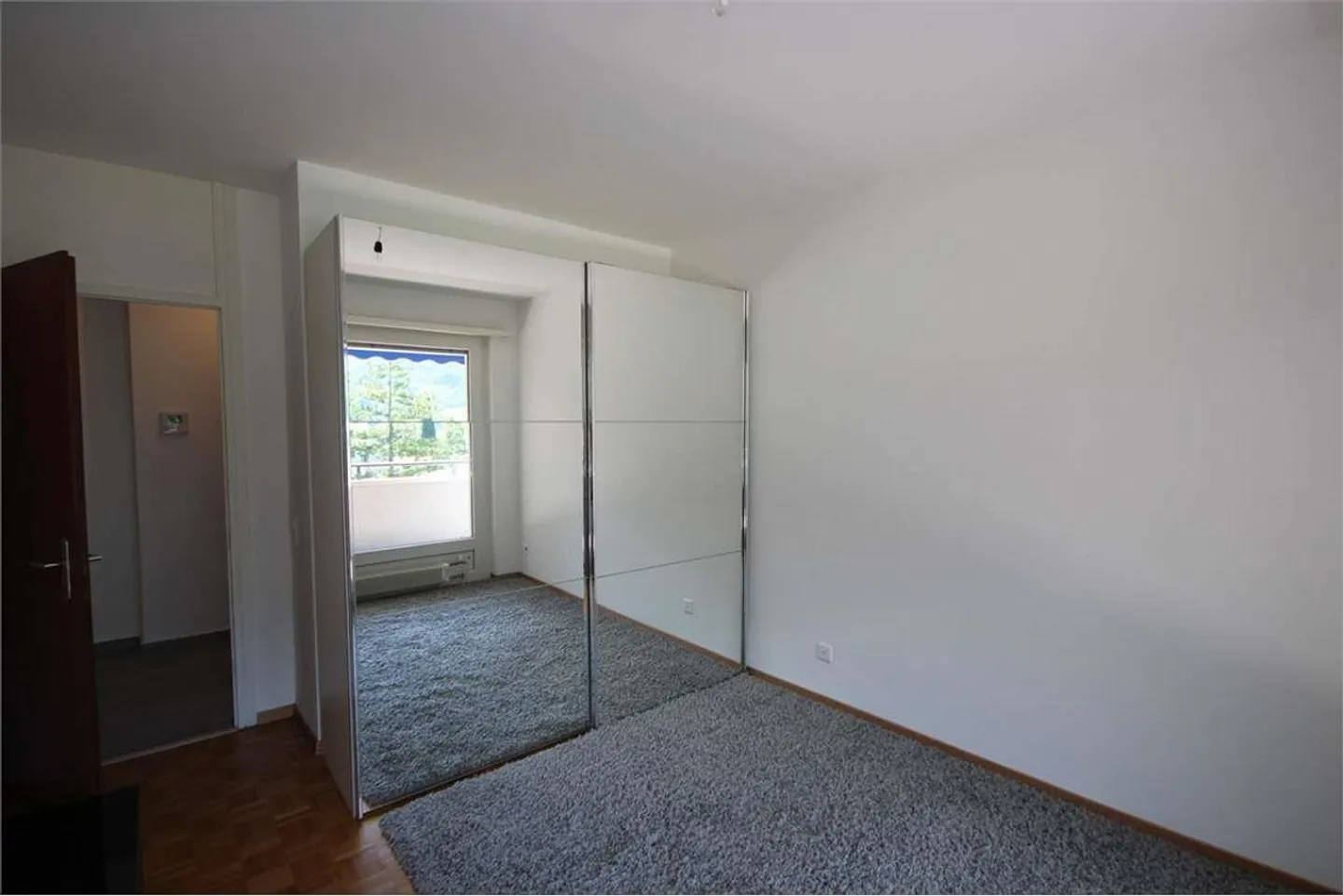 Elegante appartamento di 3,5 stanze con vista lago e terrazze - Foto 8 di 13