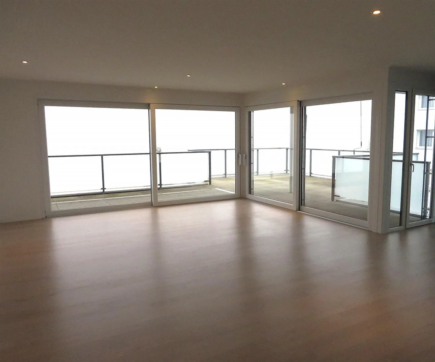 Appartamento attico unico di 5,5 stanze con vista sul verde - Foto 7 di 8