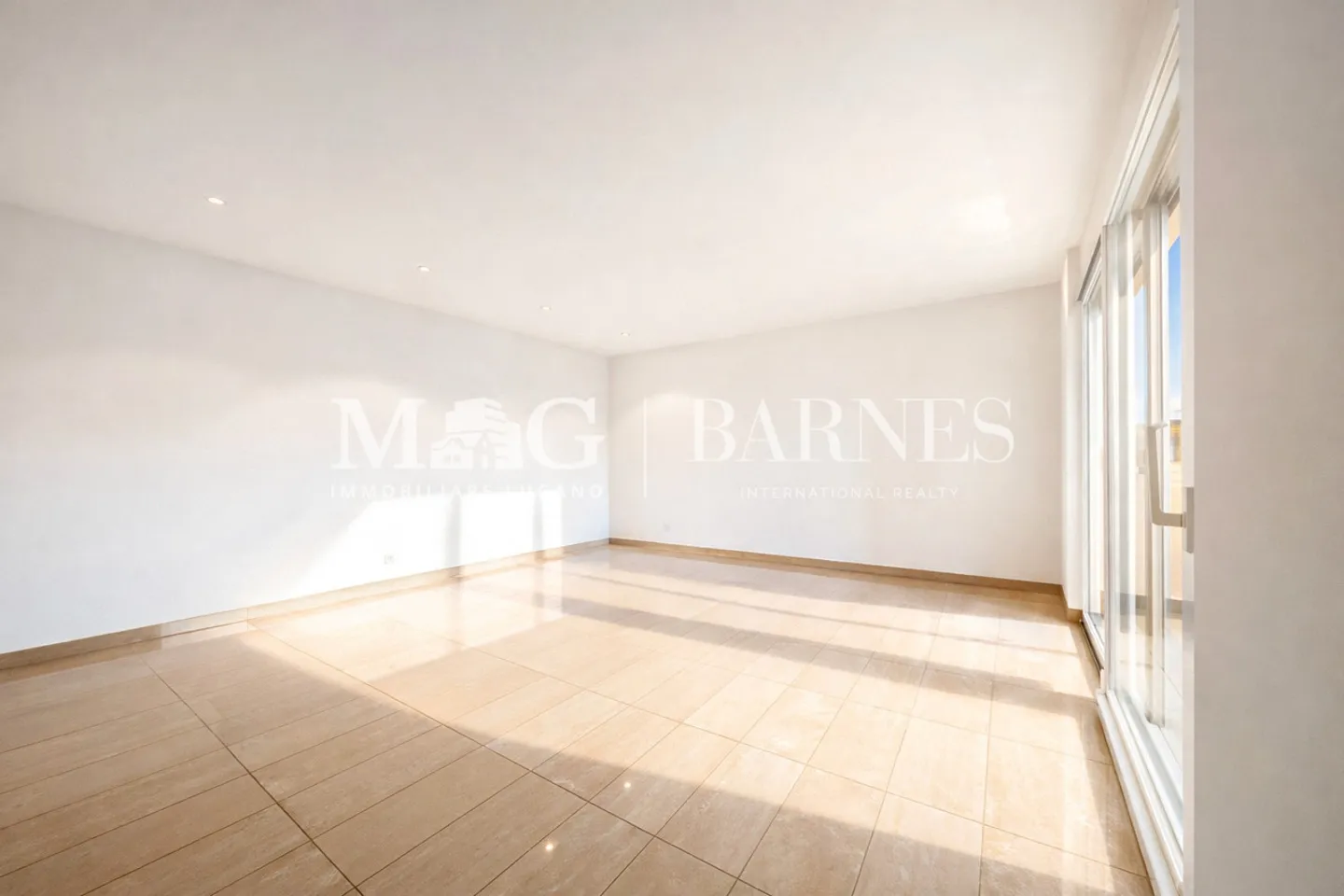 Lugano, Vezia : Grande maison de 7,5 pièces avec jardin - 250 m² - Photo 7 sur 15