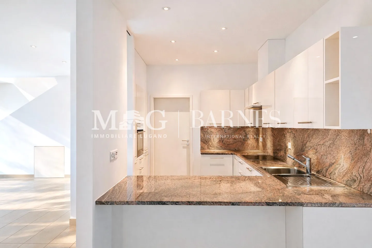 Lugano, Vezia : Grande maison de 7,5 pièces avec jardin - 250 m² - Photo 8 sur 15