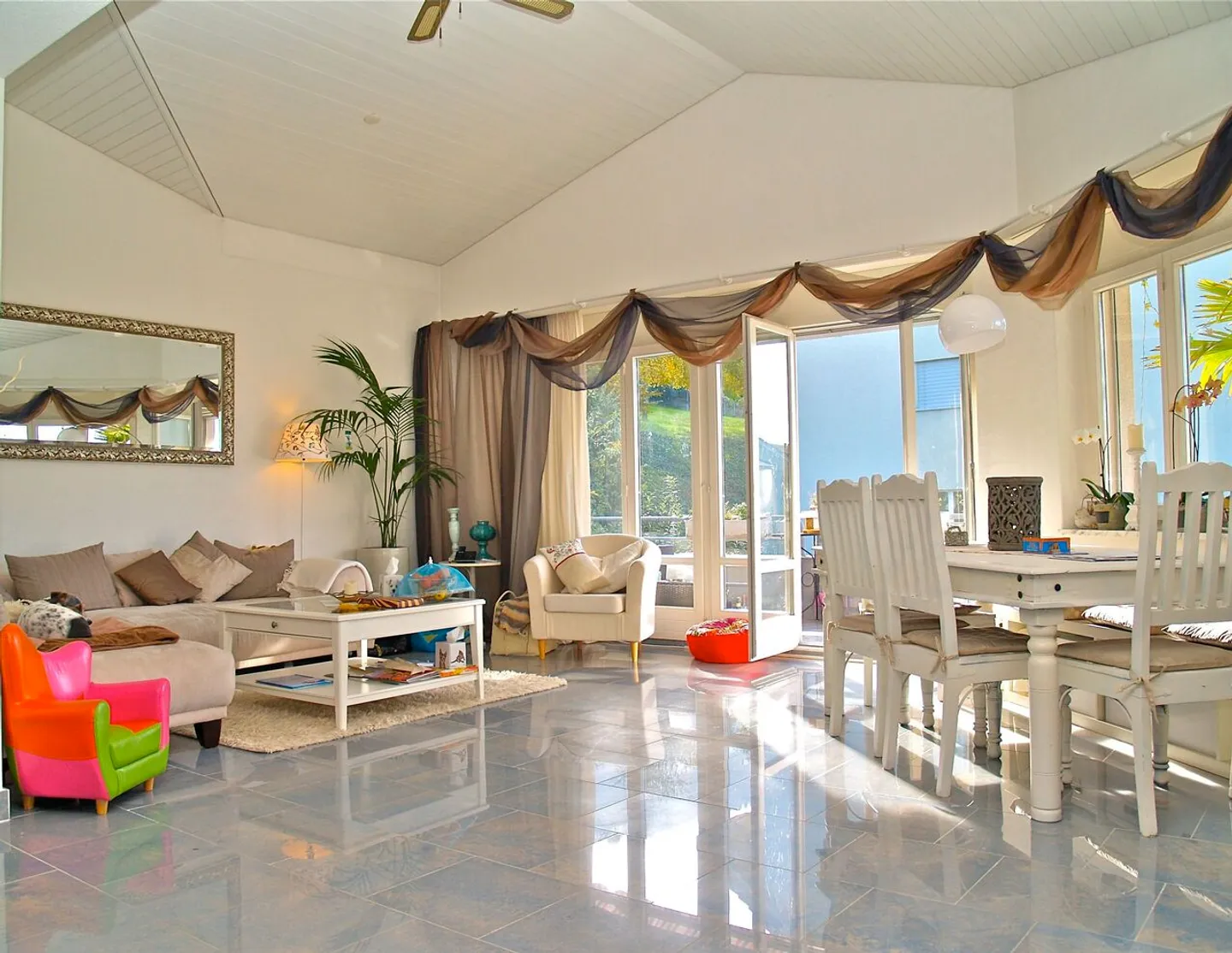 Spacious apartment in a central location - Photo 1 of 12