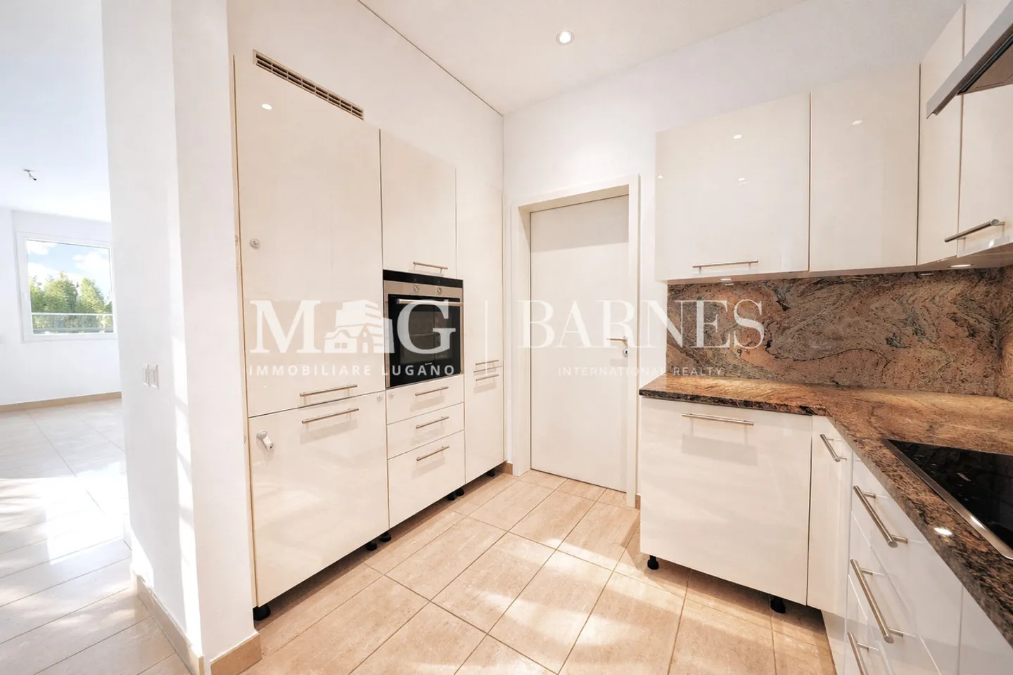 Lugano, Vezia : Grande maison de 7,5 pièces avec jardin - 250 m² - Photo 9 sur 15