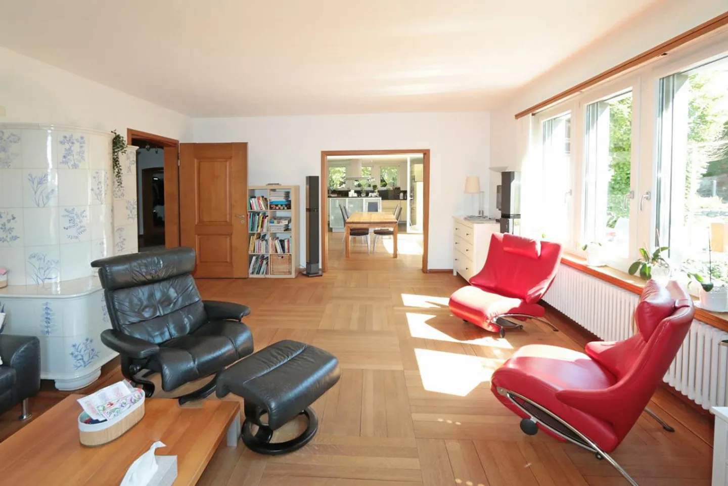 Villa maestosa e ben curata sulla pendenza soleggiata di Flurlingen - Foto 3 di 30