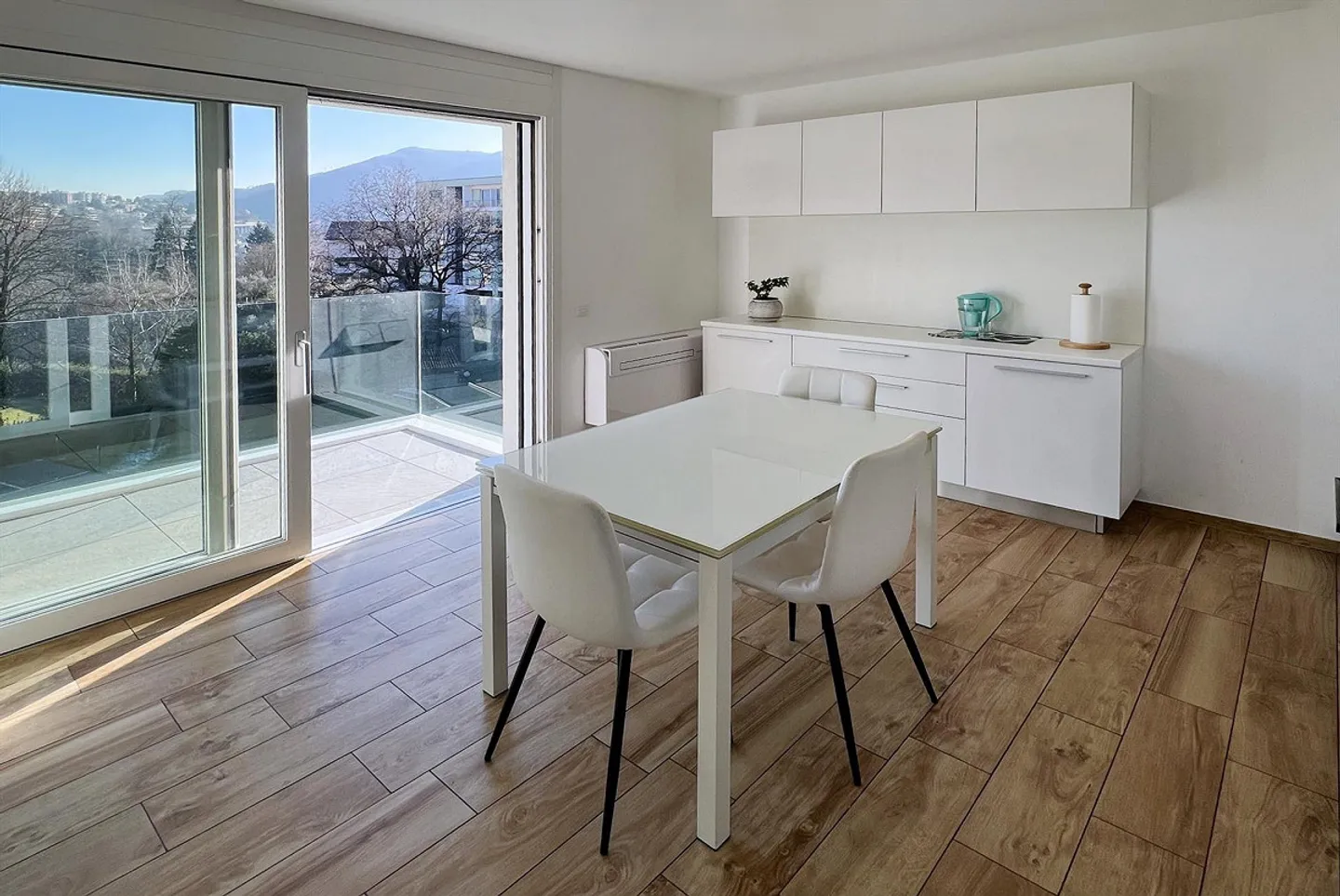 MODERNO 2.5 LOCALI CON VISTA APERTA COME NUOVO A VACALLO - Foto 2 di 9