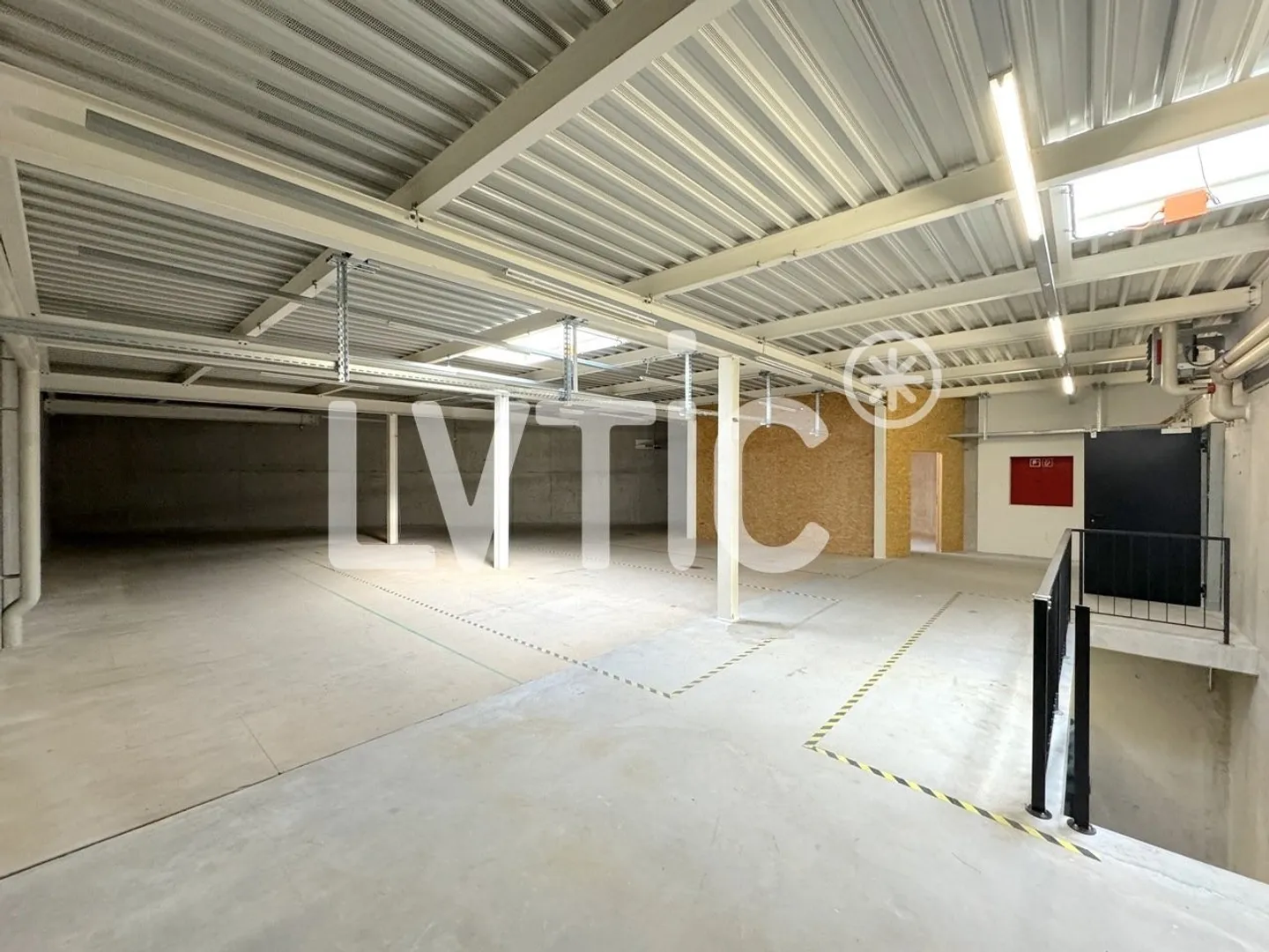 Locali, showroom, magazzini di 1165 m2 in affitto a Yverdon - Foto 5 di 8