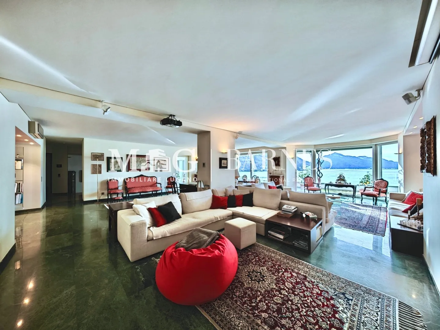 Lugano, Castagnola: Lake view apartment with pool and garden - Photo 7 of 16