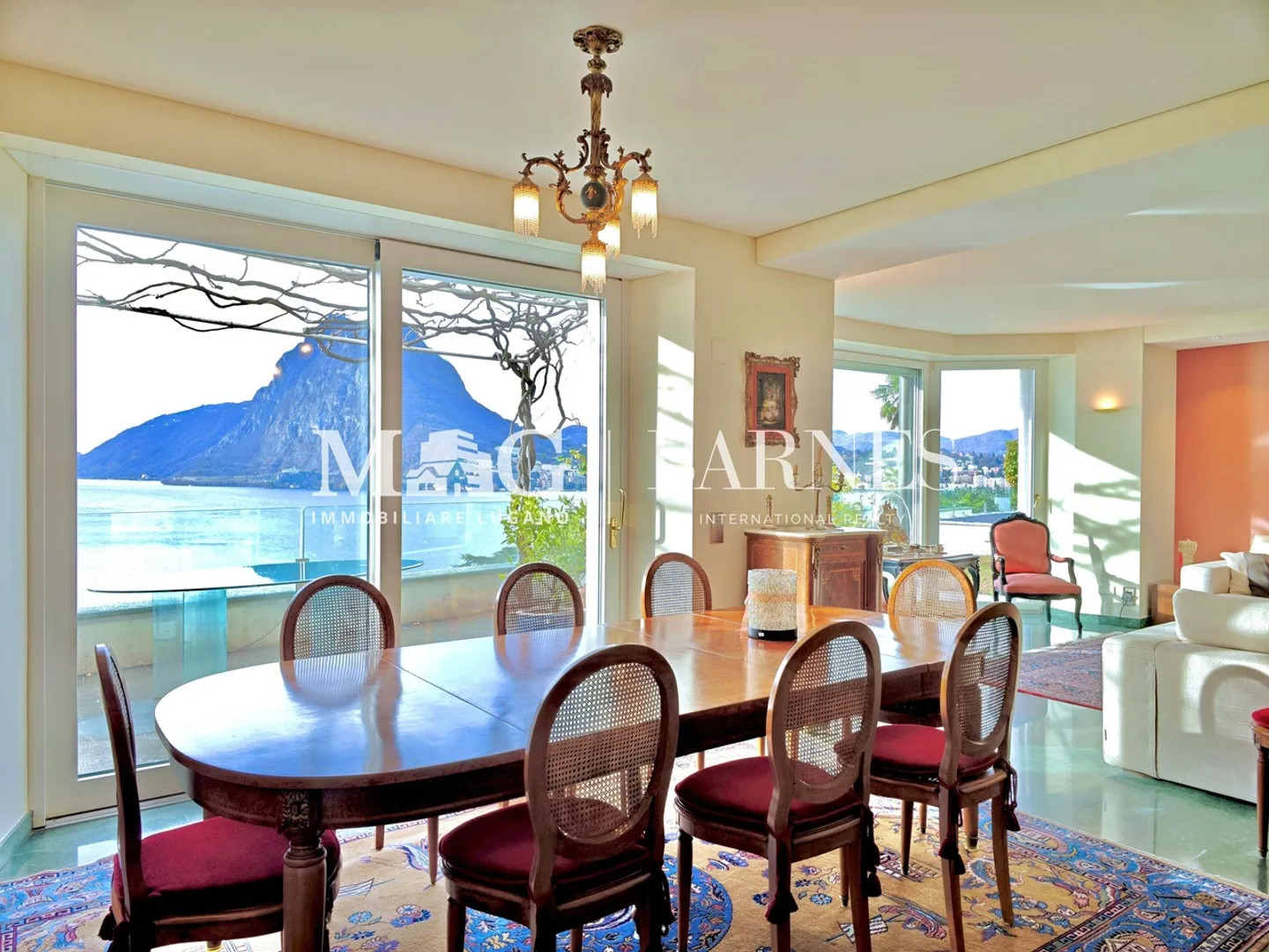 Lugano, Castagnola: Lake view apartment with pool and garden - Photo 2 of 16