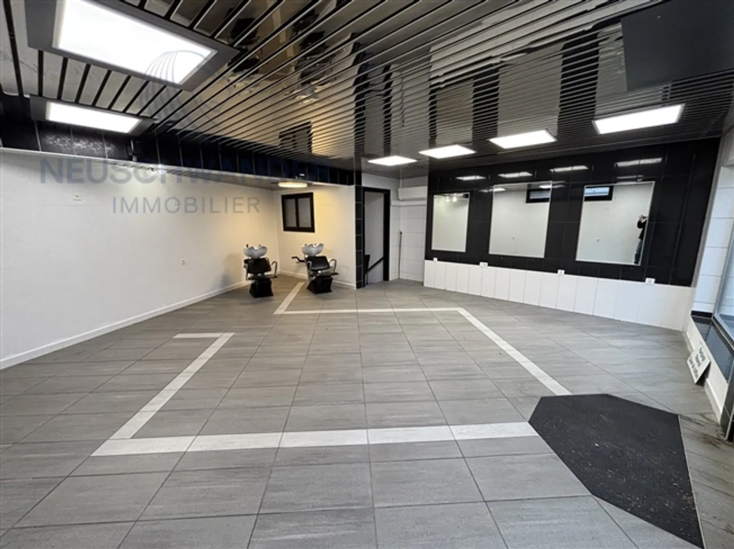 Locali commerciali in una posizione ideale nel cuore di Porrentruy - Foto 2 di 8