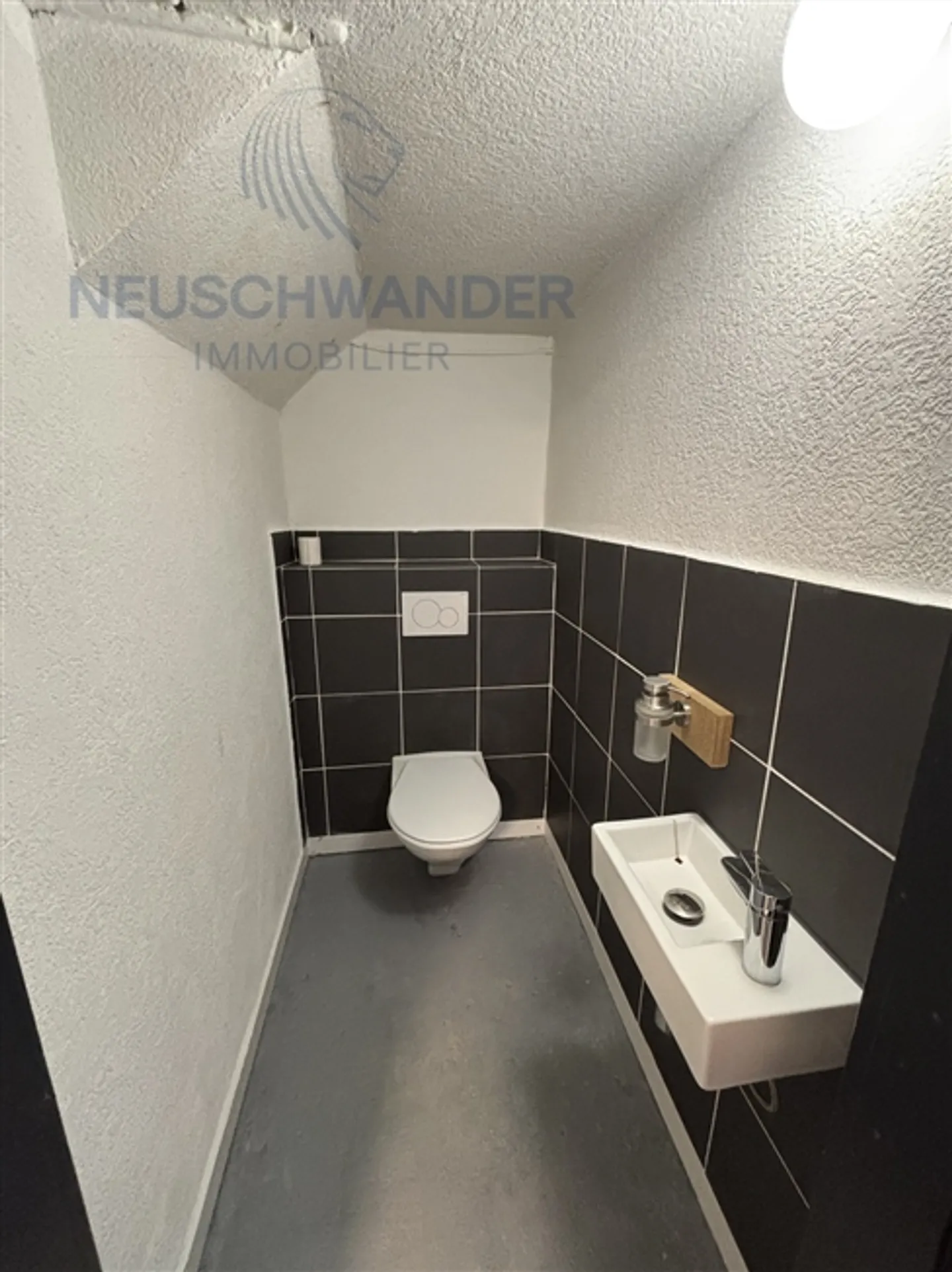 Locali commerciali in una posizione ideale nel cuore di Porrentruy - Foto 3 di 8