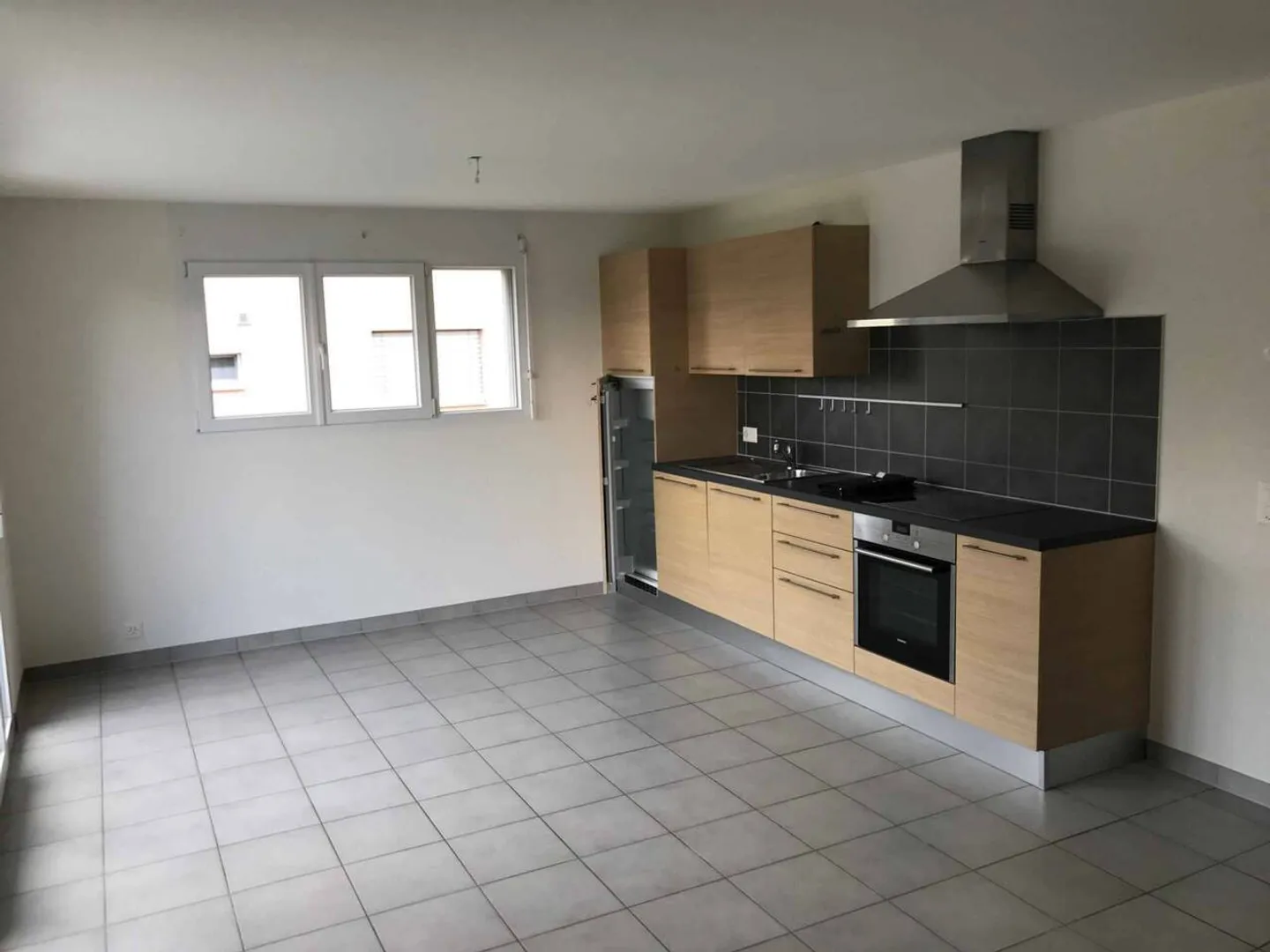 Appartement lumineux de 4 pièces - Photo 3 sur 9